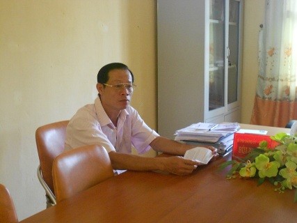 Ông Bùi Ngọc Châu - Chủ tịc UBND xã Hoằng Ngọc, huyện Hoằng Hoá hoá trao đổi với phóng viên về vụ việc trên